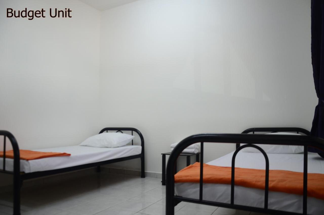 Bistari Homestay Parit Raja Uthm Extérieur photo