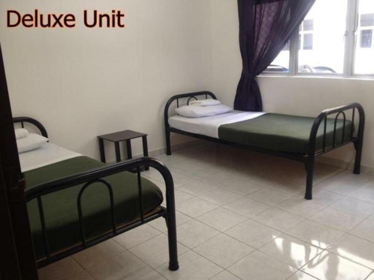 Bistari Homestay Parit Raja Uthm Extérieur photo